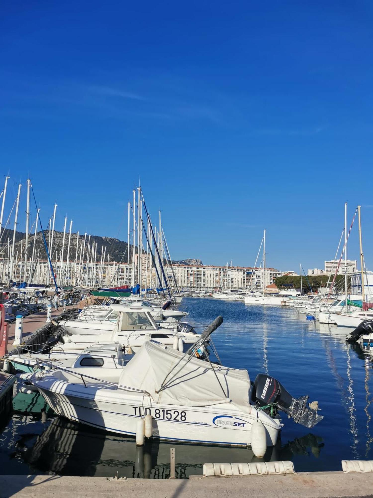 Marina Dream Apartment Тулон Екстериор снимка